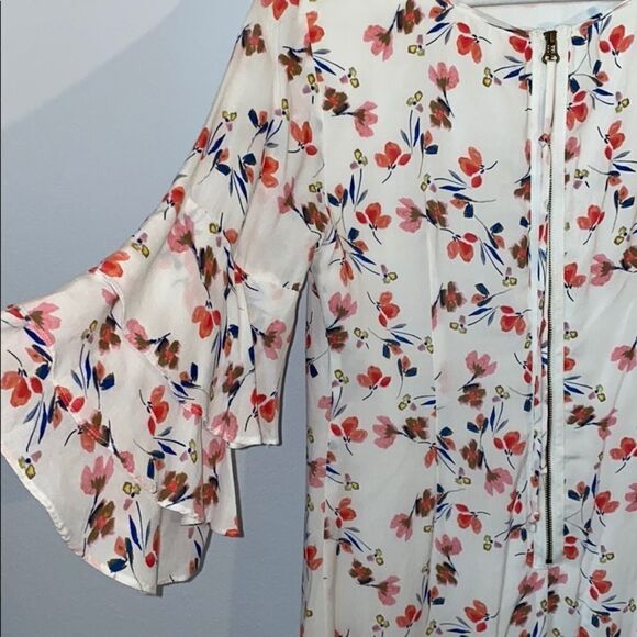 Chelsea & Violet Ruffled Sleeve Floral Dress - Picture 16 of 17